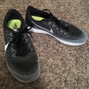 FINAL SALE 🔥Nike free rn distance